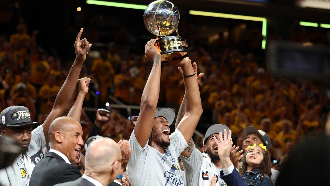 步行者完胜山东队,锡安带队取胜 步行者完胜山东队,锡安带队取胜