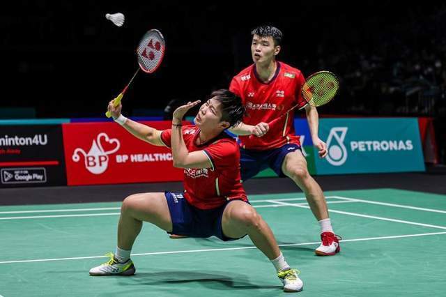 韩国队鏖战马来西亚队,黄鸭组合状态火热 韩国队鏖战马来西亚队,黄鸭组合状态火热