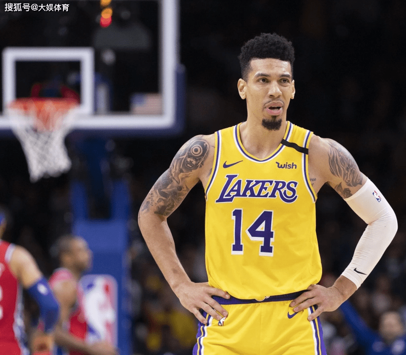 塞尔维亚男篮险胜雄鹿，丹尼·格林打破历史纪录