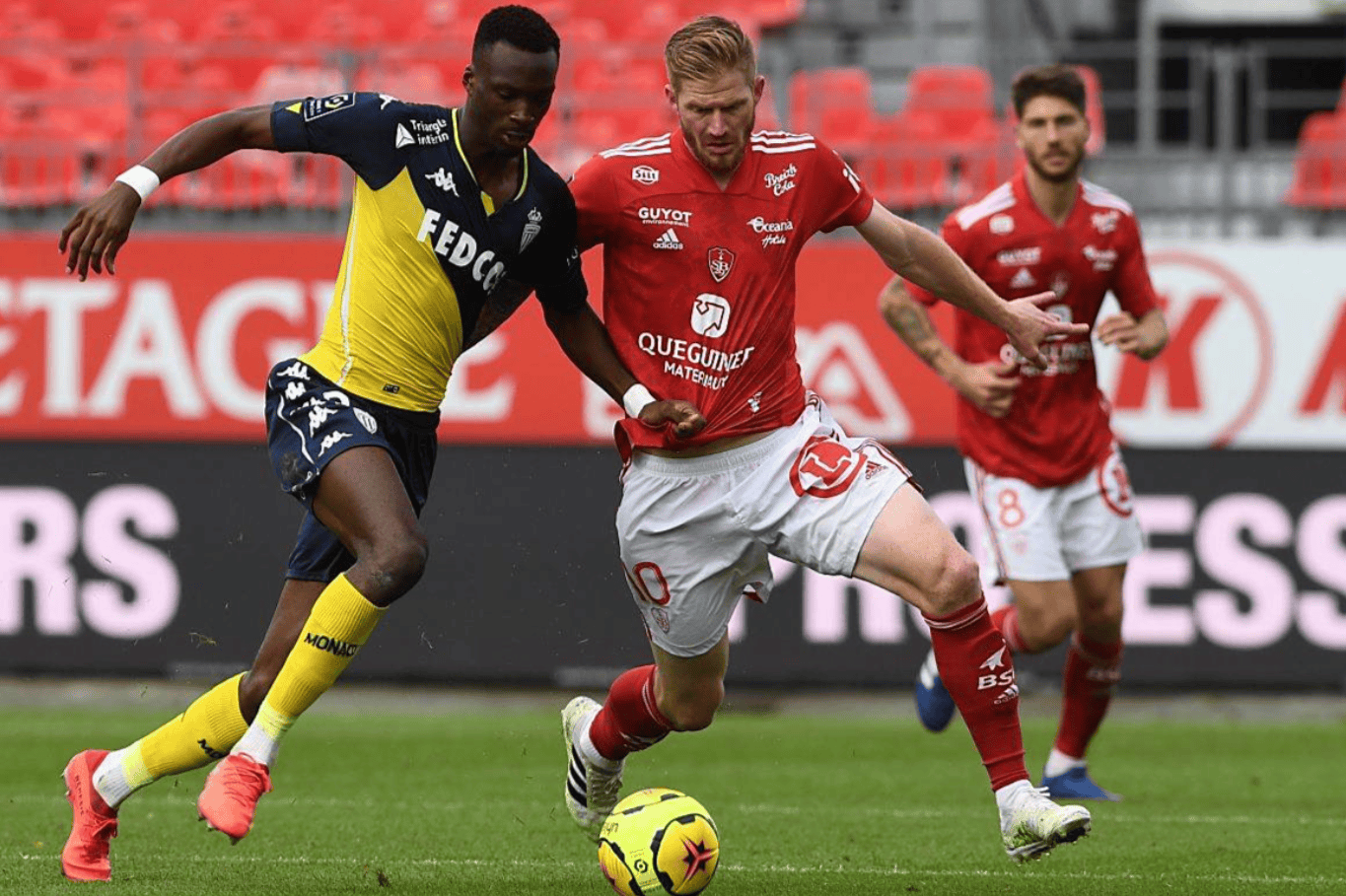 里昂客场逆转斯特拉斯堡，取得重要胜利